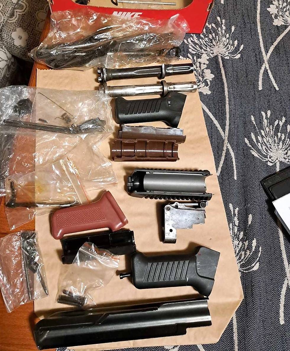  Незаконни оръжия 